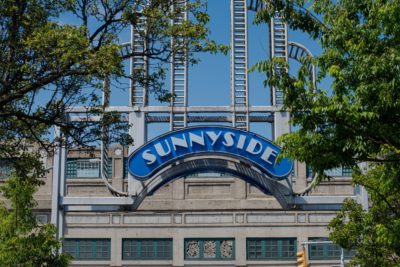sunnyside queens sign