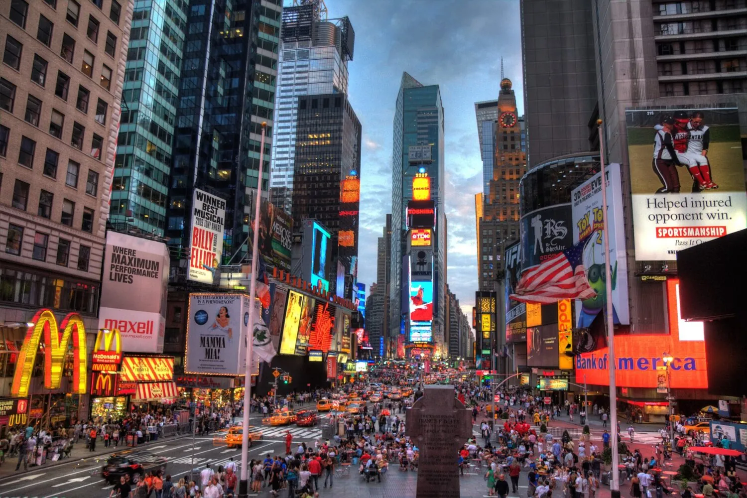Midtown Manhattan Neighborhood Guide 2024